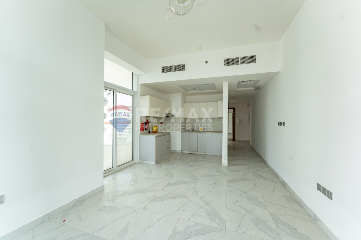 Full Burj and Canal View | 2 Parking Covered, Millennium Binghatti Residences, Business Bay, Dubai