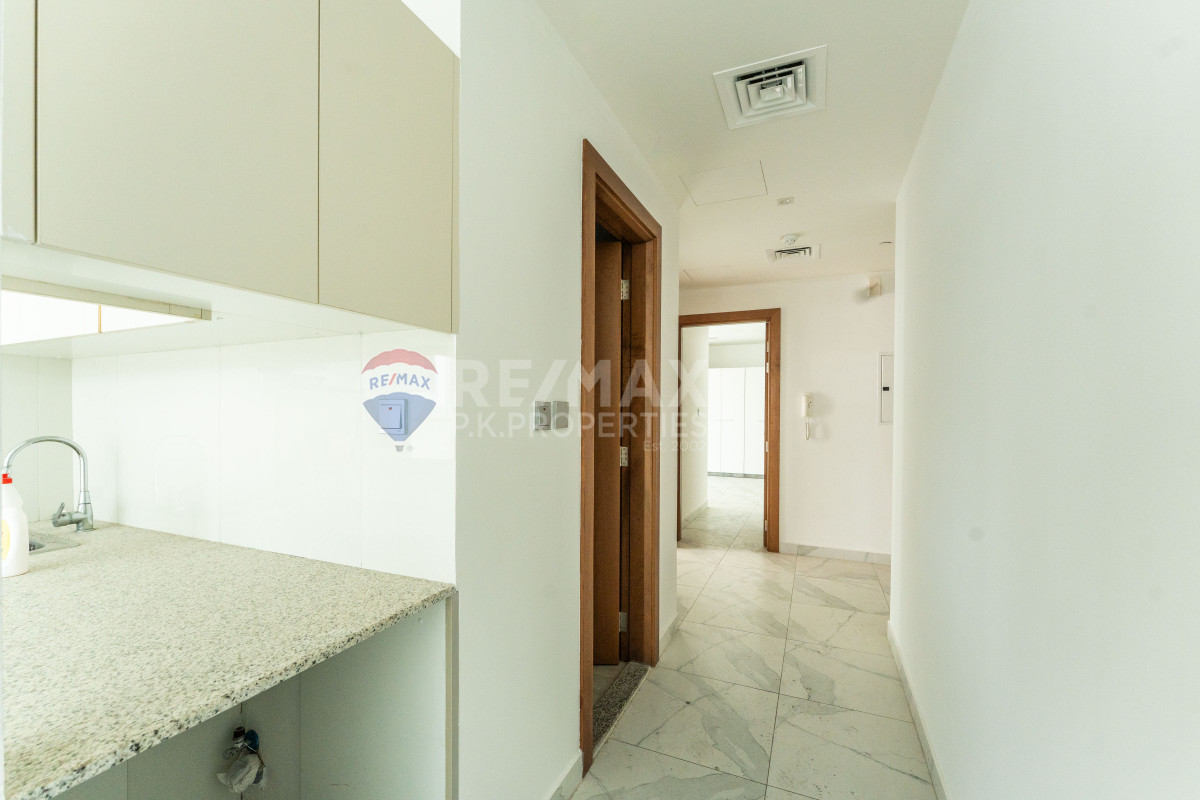 Full Burj and Canal View | 2 Parking Covered, Millennium Binghatti Residences, Business Bay, Dubai