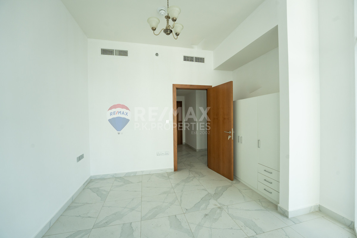 Full Burj and Canal View | 2 Parking Covered, Millennium Binghatti Residences, Business Bay, Dubai