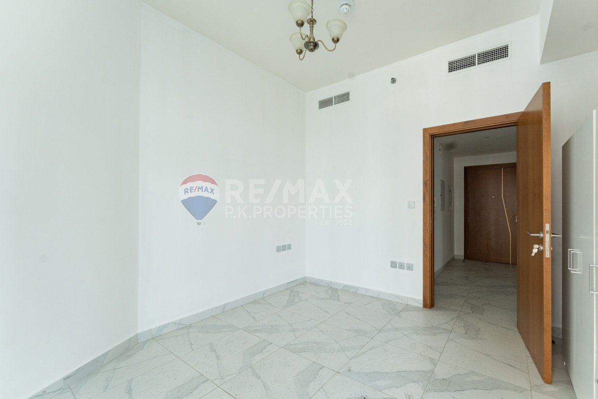 Full Burj and Canal View | 2 Parking Covered, Millennium Binghatti Residences, Business Bay, Dubai