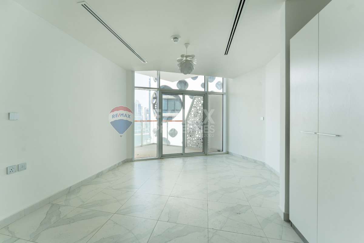 Full Burj and Canal View | 2 Parking Covered, Millennium Binghatti Residences, Business Bay, Dubai