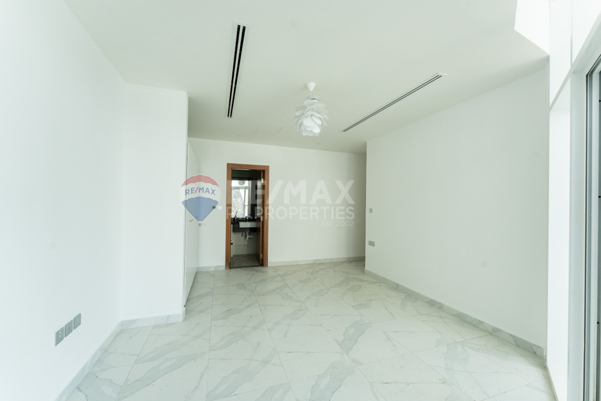 Full Burj and Canal View | 2 Parking Covered, Millennium Binghatti Residences, Business Bay, Dubai