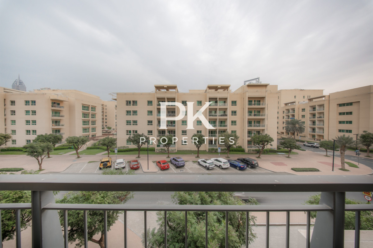 Fully Renovated | Furnished | Bright and Spacious - Arno B, Arno, The Views, Dubai