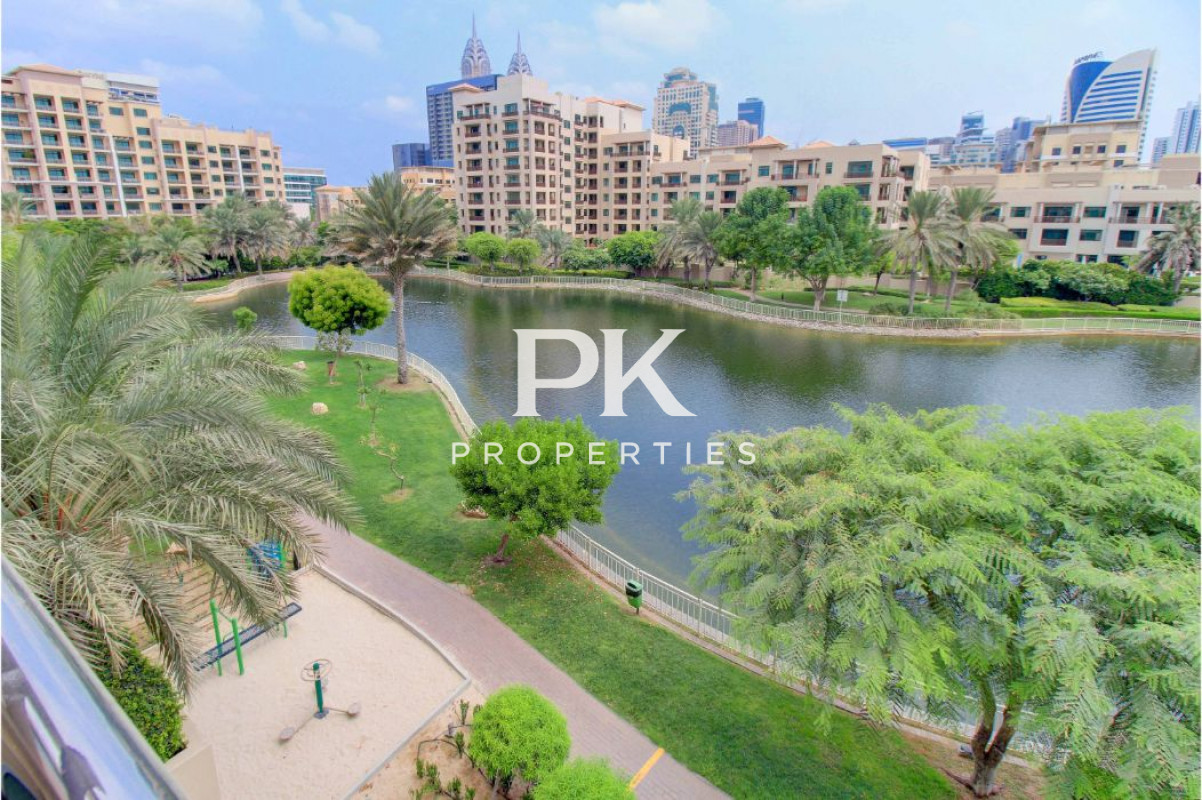 Fully Furnished | Duplex | Canal View | 2 Parking - Canal Villas, The Views, Dubai